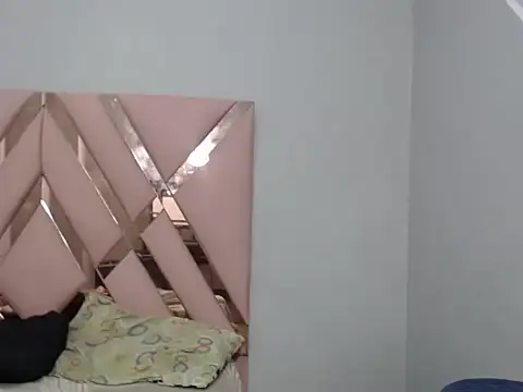 Snapshot of latina_ts_july chatting on 02.21.26 latina ts july online show from 02.21.26