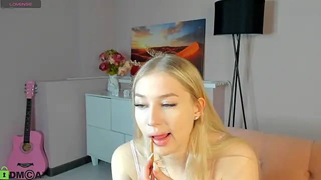 ChloeAlba online show from 04.25.26