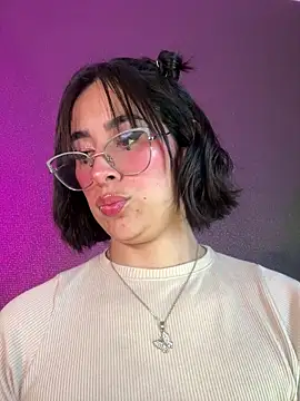 Snapshot of luna_gv chatting on 01.19.26 luna gv online show from 01.19.26