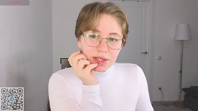 Snapshot of starsonthesky chatting on 02.03.26 starsonthesky online show from 02.03.26