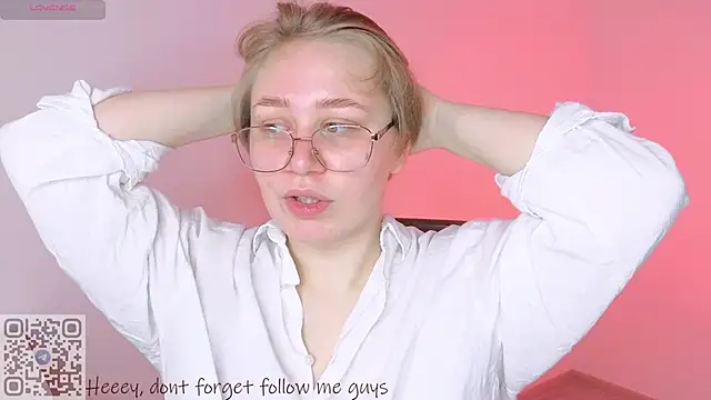 Snapshot of starsonthesky chatting on 02.22.26 starsonthesky online show from 02.22.26