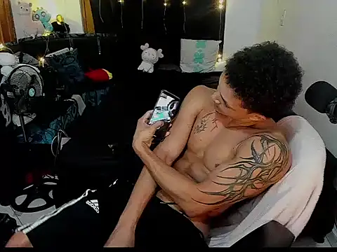 Snapshot of Dres4U chatting on 02.23.26 Dres4U online show from 02.23.26