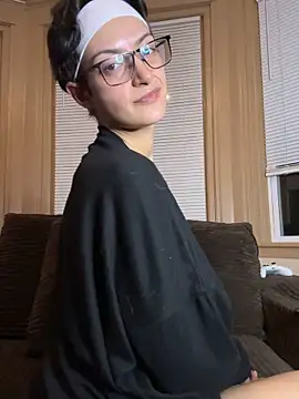 FaiiryArii online show from 03.11.26