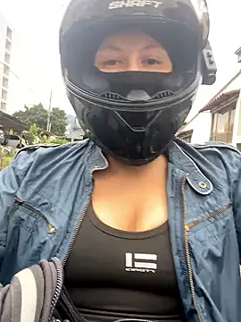 Scarlet auraa online show from 01.12.26