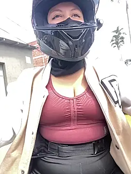 Scarlet auraa online show from 02.23.26