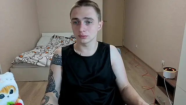 Snapshot of LEO__MILLER chatting on 06.13.26 LEO MILLER online show from 06.13.26