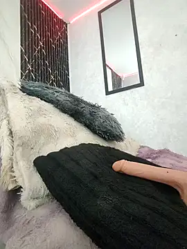 Isis Hot   online show from 03.09.26