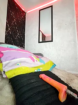 Isis Hot   online show from 03.29.26