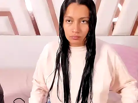Snapshot of MiaKleinX chatting on 06.01.26 MiaKleinX online show from 06.01.26