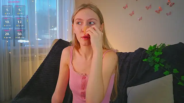 Snapshot of SirenThalassa chatting on 02.04.26 SirenThalassa online show from 02.04.26