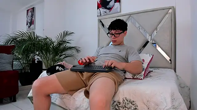 Liam saint online show from 02.24.26