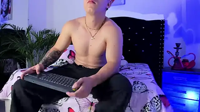 Liam saint online show from 04.16.26