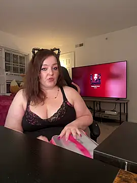 Snapshot of KittyCreamKisses chatting on 07.30.26 KittyCreamKisses online show from 07.30.26