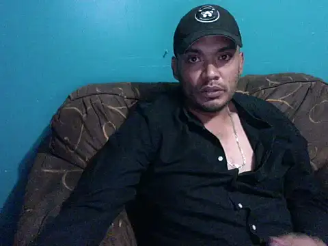 Snapshot of latinomoreno95 chatting on 02.26.26 latinomoreno95 online show from 02.26.26