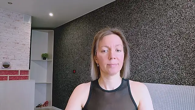 Amanda Luxe online show from 03.14.26