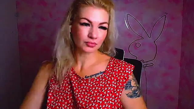 Snapshot of Madonna_Fire chatting on 08.03.26 Madonna Fire online show from 08.03.26