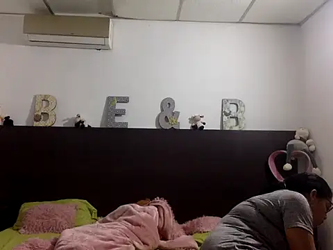 Flabia Roses online show from 01.13.26