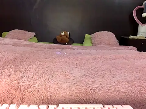 Flabia Roses online show from 01.16.26