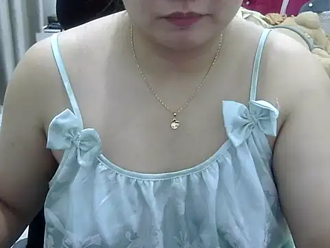 Snapshot of Sarah_no_land chatting on 06.30.26 Sarah no land online show from 06.30.26