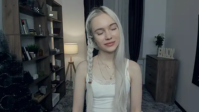 KristalCrowner online show from 02.01.26