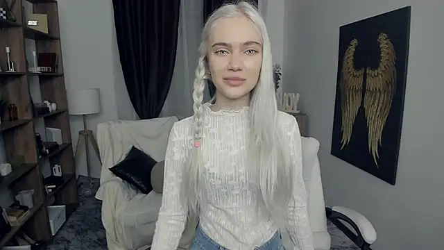 KristalCrowner online show from 02.12.26