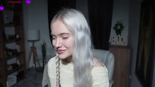 KristalCrowner online show from 03.23.26