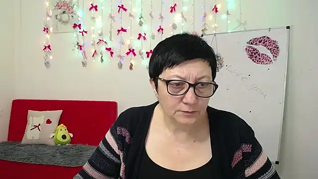 EmilyL0ve online show from 04.10.26