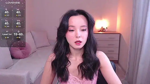 Snapshot of lia_hetty chatting on 02.14.25 lia hetty online show from 02.14.25