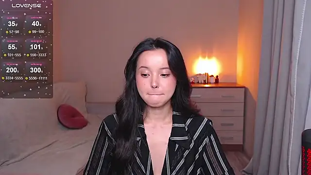 Snapshot of lia_hetty chatting on 09.17.25 lia hetty online show from 09.17.25