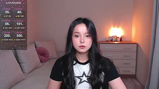 Snapshot of lia_hetty chatting on 10.06.25 lia hetty online show from 10.06.25