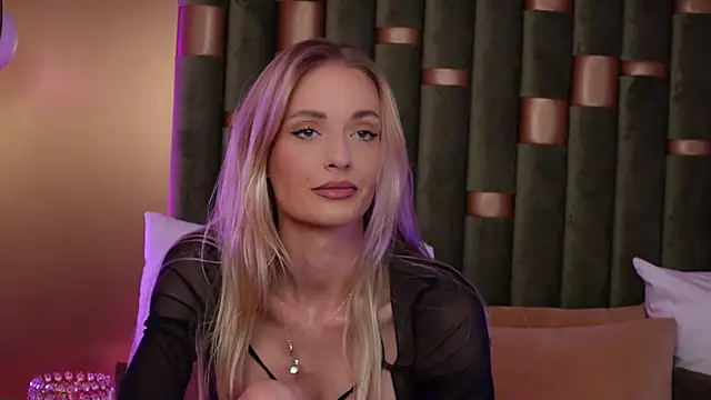 Snapshot of AmeliaAngel chatting on 10.14.25 AmeliaAngel online show from 10.14.25