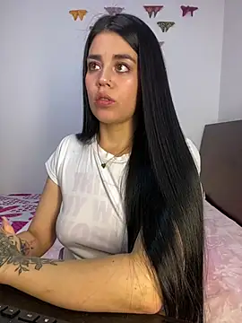 sophyy white online show from 02.02.26