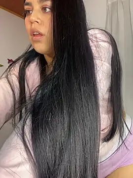 sophyy white online show from 07.03.26
