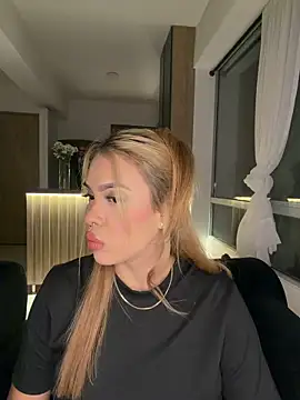 Snapshot of karymoron chatting on 02.10.26 karymoron online show from 02.10.26