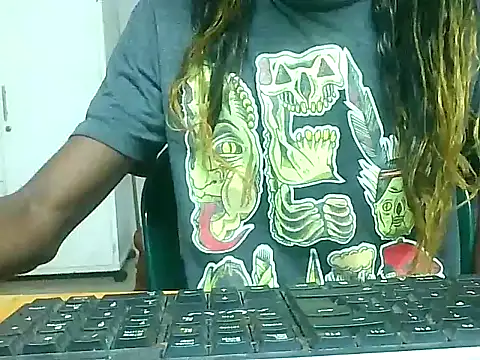 fetichefantasi24cm online show from 01.12.26