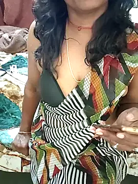 Snapshot of Meena_Meenakshi chatting on 01.18.26 Meena Meenakshi online show from 01.18.26