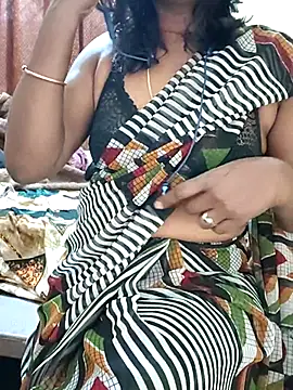 Snapshot of Meena_Meenakshi chatting on 03.02.26 Meena Meenakshi online show from 03.02.26