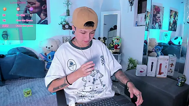 Snapshot of Zury_Ramirez chatting on 01.10.26 Zury Ramirez online show from 01.10.26