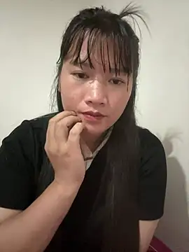Snapshot of Suni-ii chatting on 04.18.26 Suni-ii online show from 04.18.26