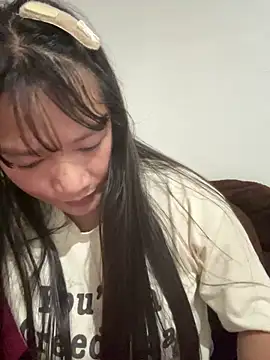 Snapshot of Suni-ii chatting on 04.20.26 Suni-ii online show from 04.20.26