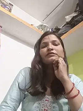Snapshot of Priyaa_1433 chatting on 06.17.26 Priyaa 1433 online show from 06.17.26