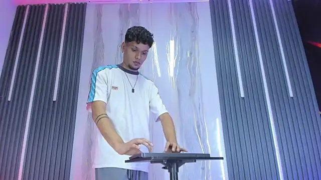 Snapshot of Lucas_hot_20 chatting on 02.26.26 Lucas hot 20 online show from 02.26.26