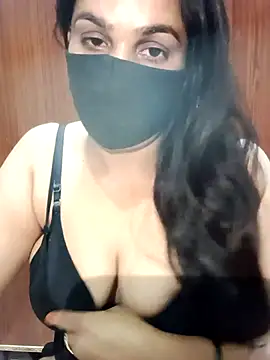 Snapshot of 01Roshani chatting on 02.23.26 01Roshani online show from 02.23.26