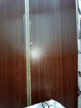 Snapshot of 01Roshani chatting on 02.26.26 01Roshani online show from 02.26.26