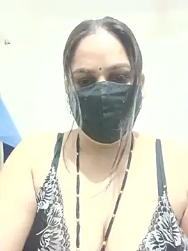 Snapshot of 01Roshani chatting on 05.30.26 01Roshani online show from 05.30.26