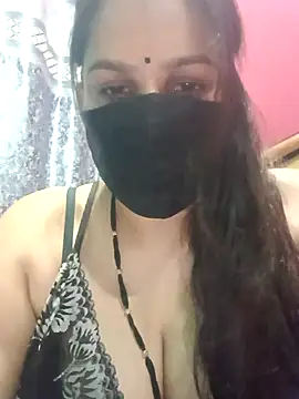 Snapshot of 01Roshani chatting on 06.05.26 01Roshani online show from 06.05.26