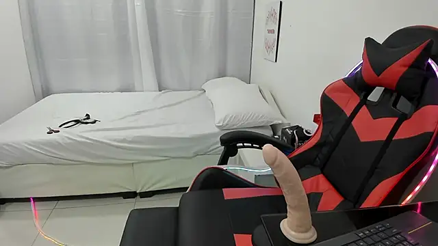 julian xx online show from 03.10.26