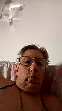 Snapshot of Marce1903 chatting on 02.15.26 Marce1903 online show from 02.15.26