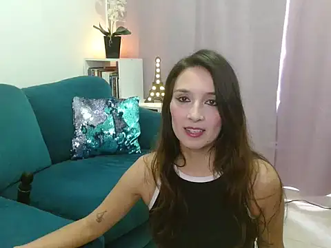 Snapshot of Almaglow_ chatting on 04.22.26 Almaglow online show from 04.22.26