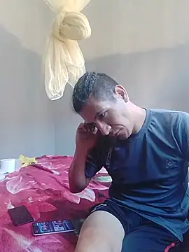 Snapshot of Rodrigohernan19 chatting on 06.25.26 Rodrigohernan19 online show from 06.25.26